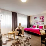 Altstadt-hotel מלון